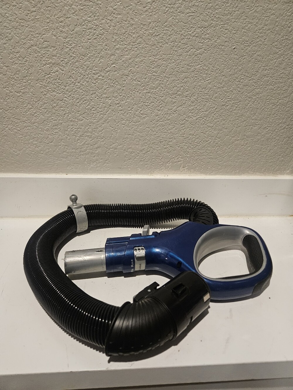UV700 Shark Vacuum Cleaner Performance Lift-Away Blue Handle Hose Assembly